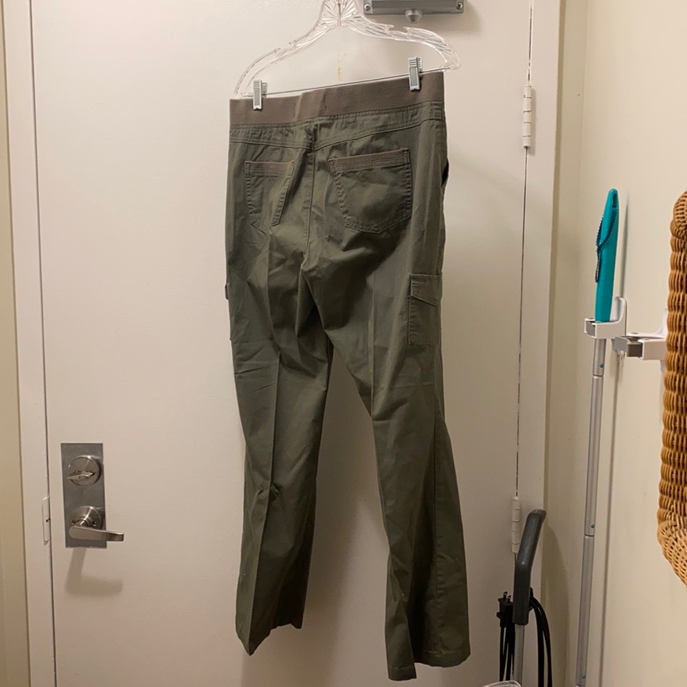 Like new! Gloria Vanderbilt Army Pants with Boot Cut..